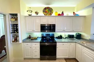 451 Bayfront Pl, Naples, FL 34102 - Photo 18