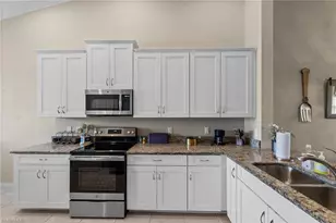 9366 Pocida Ct, Naples, FL 34119 - Photo 6