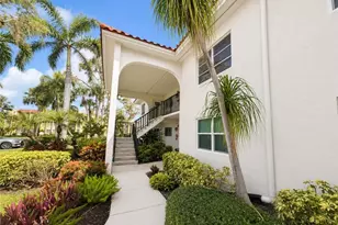1056 Forest Lakes Dr, Naples, FL 34105 - Photo 2