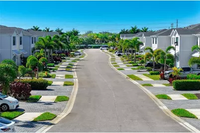 13045 Pembroke Dr, Naples, FL 34105 - Photo 28