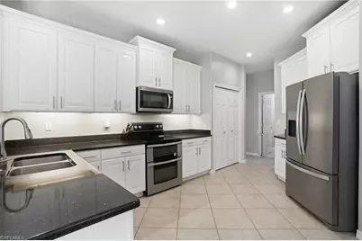 12509 Gemstone Ct, Fort Myers, FL 33913 - Photo 6