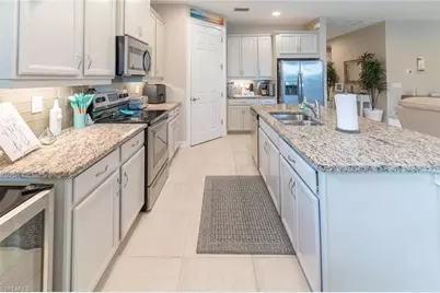 16366 Barclay Ct, Naples, FL 34110 - Photo 8