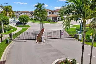 8968 Madrid Cir, Naples, FL 34104 - Photo 28