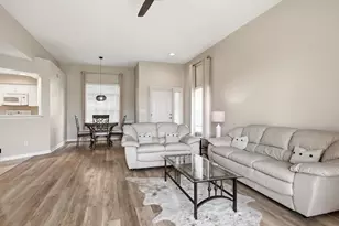 25064 Peacock Ln, Naples, FL 34114 - Photo 8