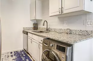 4625 Bayshore Dr, Naples, FL 34112 - Photo 28