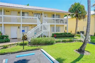 4625 Bayshore Dr, Naples, FL 34112 - Photo 32