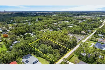 24376 Melaine Ln, Bonita Springs, FL 34135 - Photo 6
