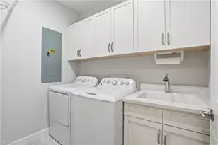 8066 Signature Club Cir, Naples, FL 34113 - Photo 36