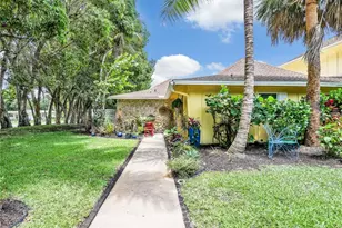 1201 Solana Rd, Naples, FL 34103 - Photo 30
