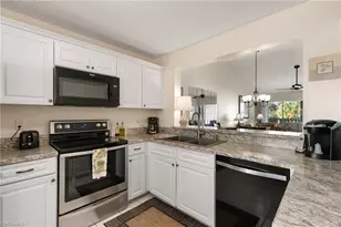 685 Squire Cir, Naples, FL 34104 - Photo 10