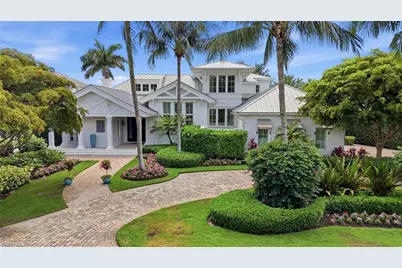 1870 4th St S, Naples, FL 34102 - Photo 2