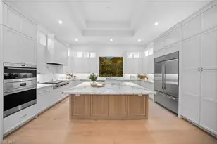 623 Park Shore Dr, Naples, FL 34103 - Photo 10