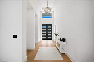 623 Park Shore Dr, Naples, FL 34103 - Photo 2