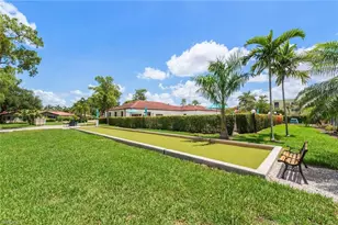 1055 Forest Lakes Dr, Naples, FL 34105 - Photo 30