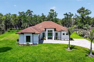 563 15th St NW, Naples, FL 34120 - Photo 2