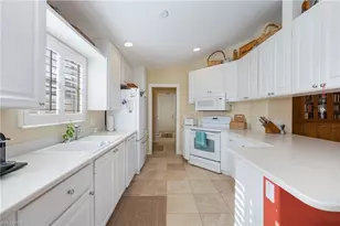 8149 Xenia Ln, Naples, FL 34114 - Photo 10