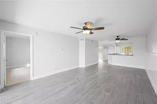 7800 Emerald Cir, Naples, FL 34109 - Photo 6