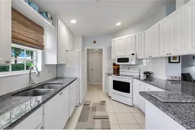 3343 Cayman Ln, Naples, FL 34119 - Photo 10