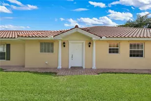 3343 Cayman Ln, Naples, FL 34119 - Photo 4