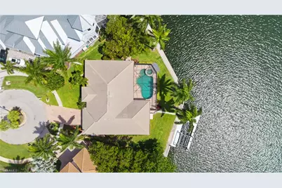 1688 Villa Ct, Marco Island, FL 34145 - Photo 6