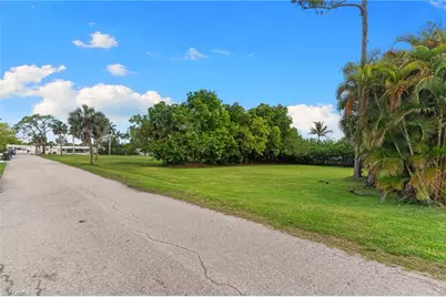 3080 Pine Tree Dr, Bonita Springs, FL 34134 - Photo 10