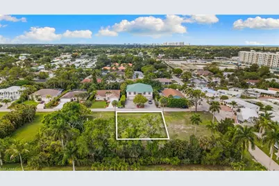 3116 Pine Tree Dr, Bonita Springs, FL 34134 - Photo 4