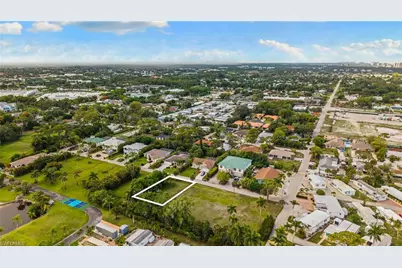 3090 Pine Tree Dr, Bonita Springs, FL 34134 - Photo 6