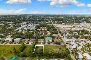 3090 Pine Tree Dr, Bonita Springs, FL 34134 - Photo 1