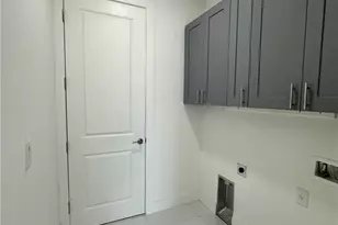 718 Chattman St E, Lehigh Acres, FL 33974 - Photo 18