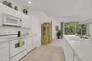 890 Eastham Way, Naples, FL 34104 - Photo 8