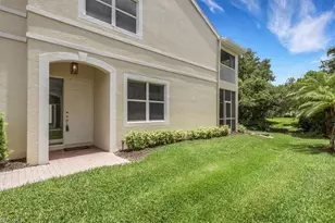890 Eastham Way, Naples, FL 34104 - Photo 4