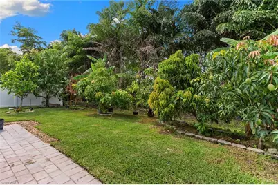 722 Hadley Pl W, Naples, FL 34104 - Photo 18