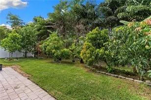 722 Hadley Pl W, Naples, FL 34104 - Photo 18