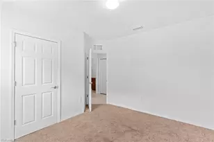 722 Hadley Pl W, Naples, FL 34104 - Photo 14