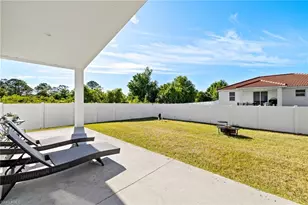 840 Carpenter St E, Lehigh Acres, FL 33974 - Photo 12