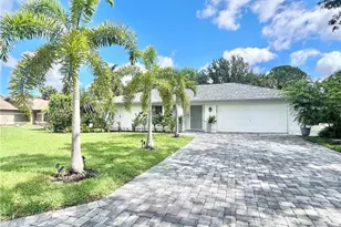 2499 River Reach Dr, Naples, FL 34104 - Photo 4