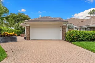 4008 Crayton Rd, Naples, FL 34103 - Photo 2