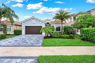 13836 Luna Dr, Naples, FL 34109 - Photo 4