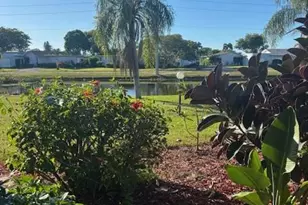 2093 Pine Isle Ln, Naples, FL 34112 - Photo 2
