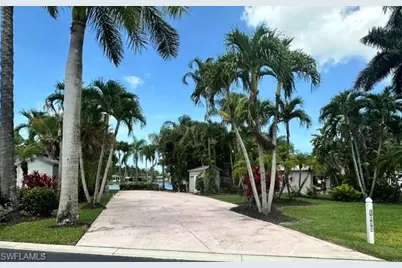 1404 Pearl Lake Pt, Naples, FL 34114 - Photo 1