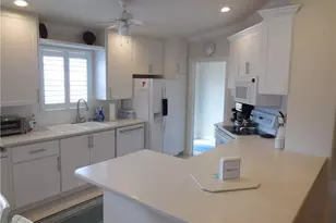 4238 Redonda Ln, Naples, FL 34119 - Photo 4