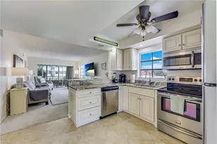 5 High Point Cir W, Naples, FL 34103 - Photo 2