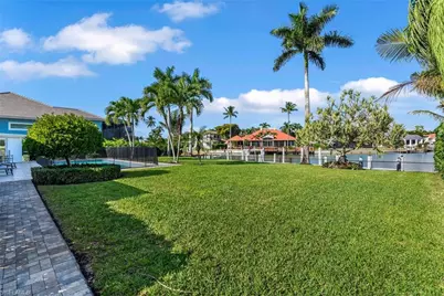 367 Mooring Line Dr, Naples, FL 34102 - Photo 34