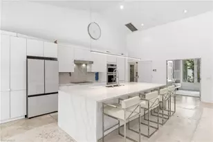 2205 Noble Ct, Naples, FL 34110 - Photo 10