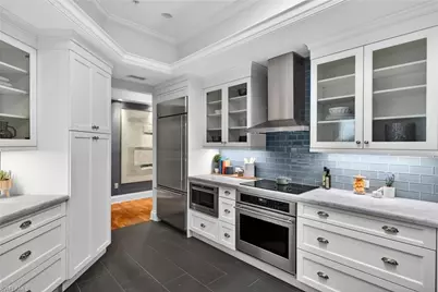 625 5th Ave S #302, Naples, FL 34102 - Photo 8
