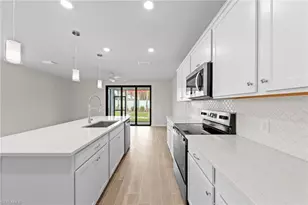27906 Radiant Ct, Bonita Springs, FL 34135 - Photo 4