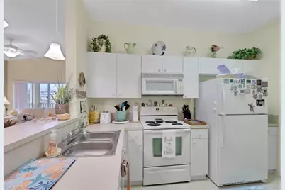 4236 Bellasol Cir #1021, Fort Myers, FL 33916 - Photo 4
