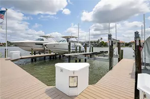 410 Flagship Dr, Naples, FL 34108 - Photo 26