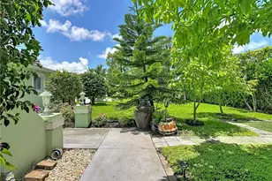 2280 Capri Ct, Naples, FL 34105 - Photo 38