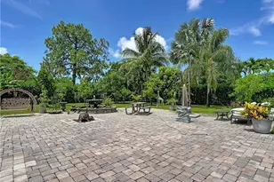 2280 Capri Ct, Naples, FL 34105 - Photo 36